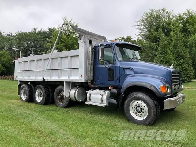 Mack CV713 Autobasculanta
