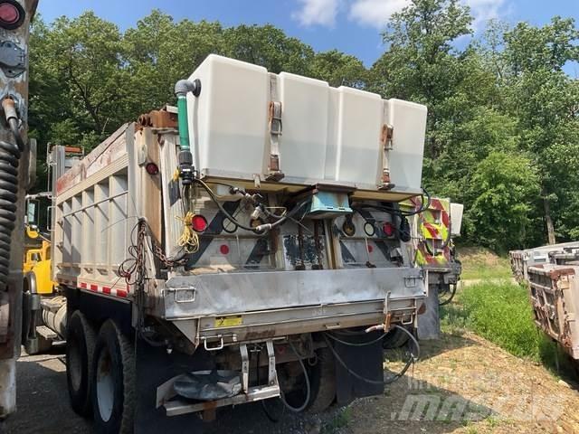 Mack CV713 Lame pentru dezapezire si pluguri