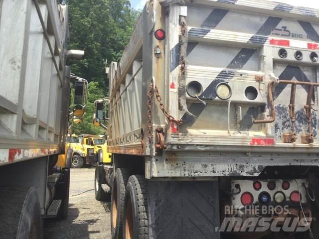 Mack CV713 Dispersare nisip si sare