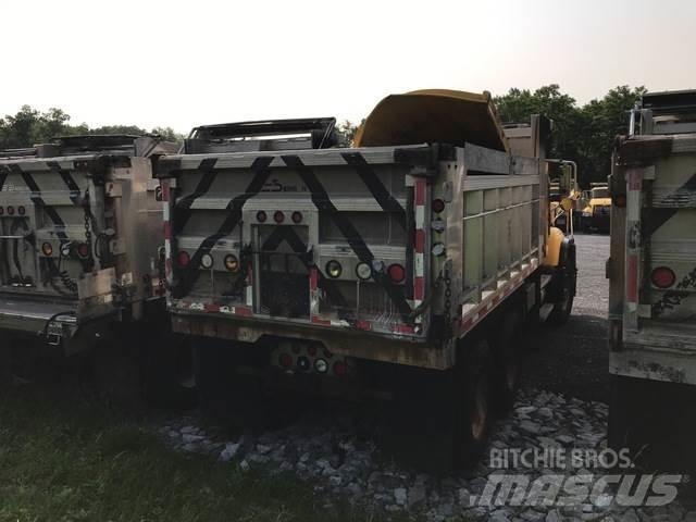 Mack CV713 Dispersare nisip si sare