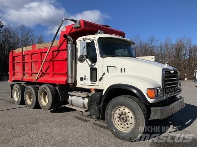 Mack CV713 Autobasculanta