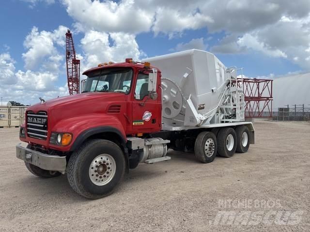 Mack CV713 Altele