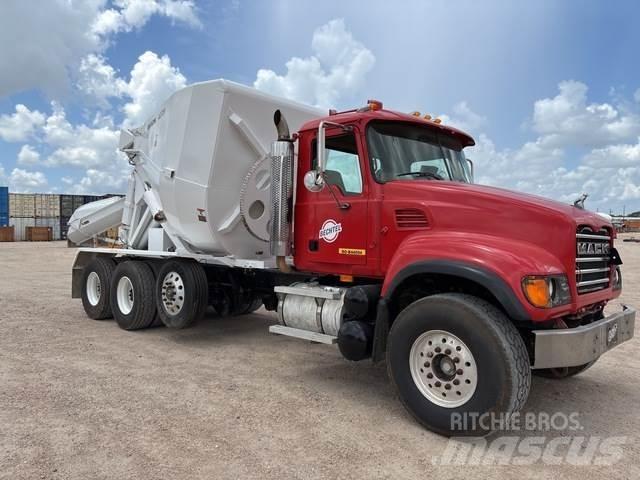 Mack CV713 Altele
