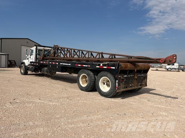 Mack CV713 Camioane platforma/prelata