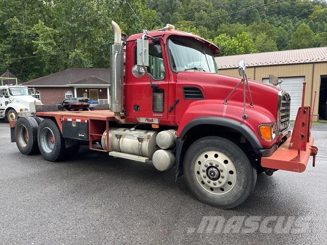 Mack CV713 Autotractoare