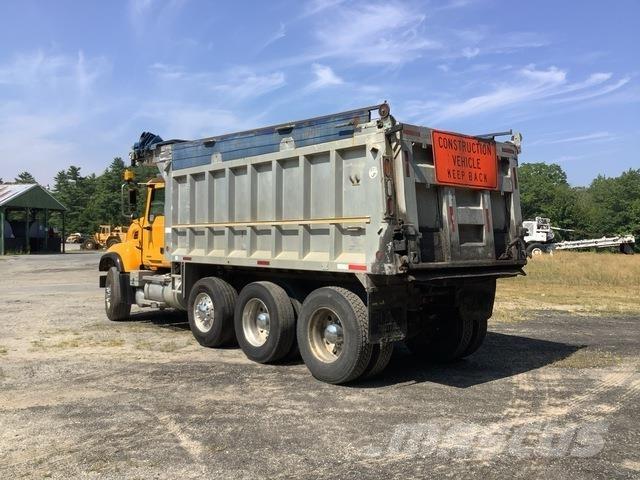Mack CV713 Autobasculanta