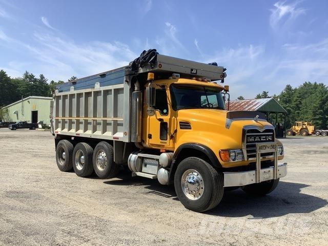 Mack CV713 Autobasculanta