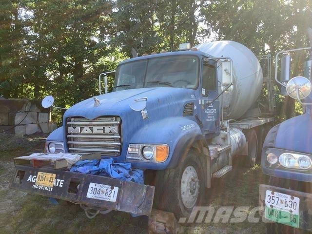Mack CV713 Autobasculanta