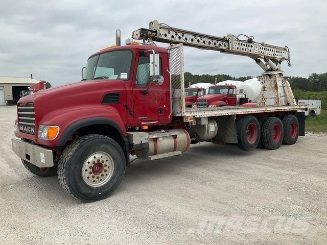 Mack CV713 Altele