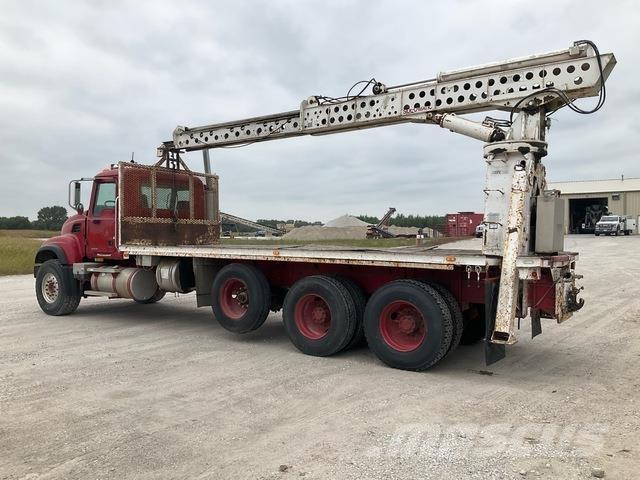 Mack CV713 Altele