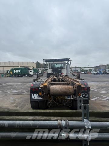 Mack CV713 Camion cu incarcator