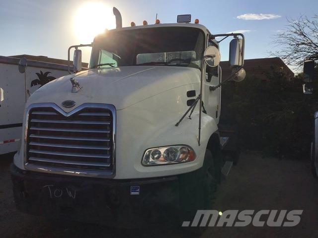 Mack CXN612 Autotractoare