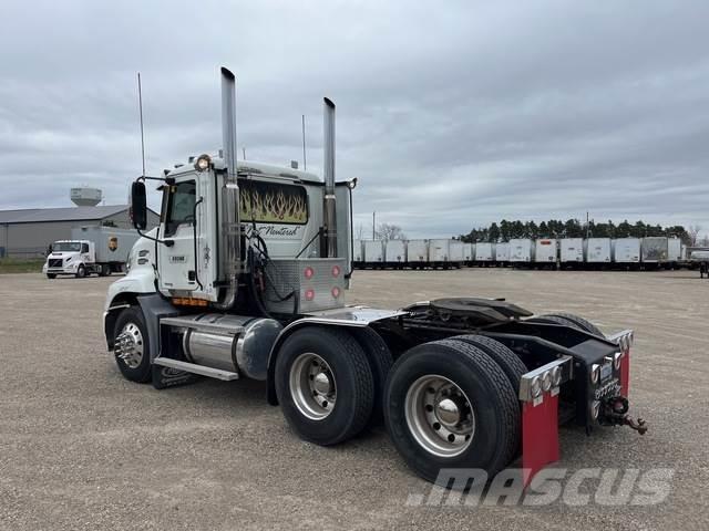 Mack CXN613 Autotractoare