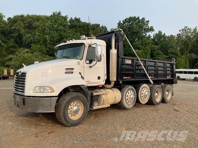 Mack CXN613 Autobasculanta