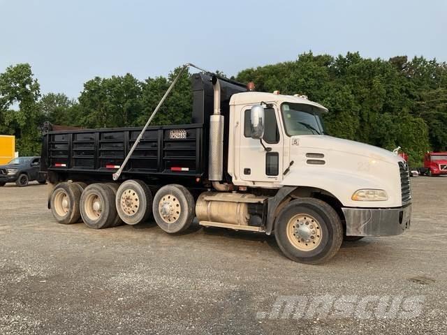Mack CXN613 Autobasculanta