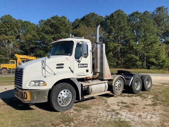 Mack CXN613 Autotractoare