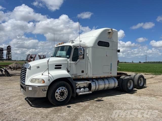 Mack CXU600 Autotractoare