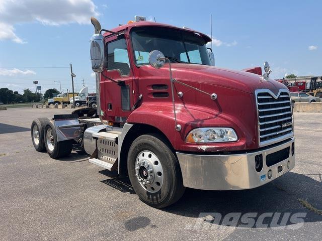 Mack CXU612 Autotractoare