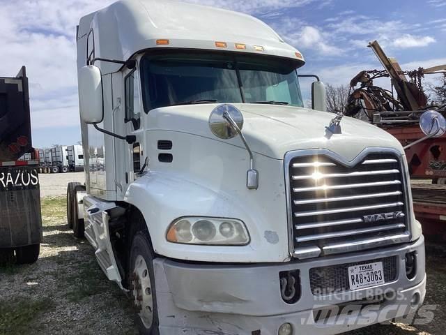 Mack CXU613 Autotractoare