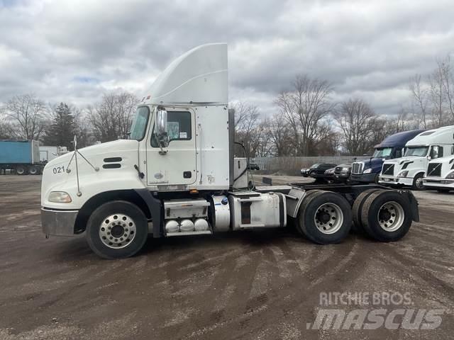 Mack CXU613 Autotractoare