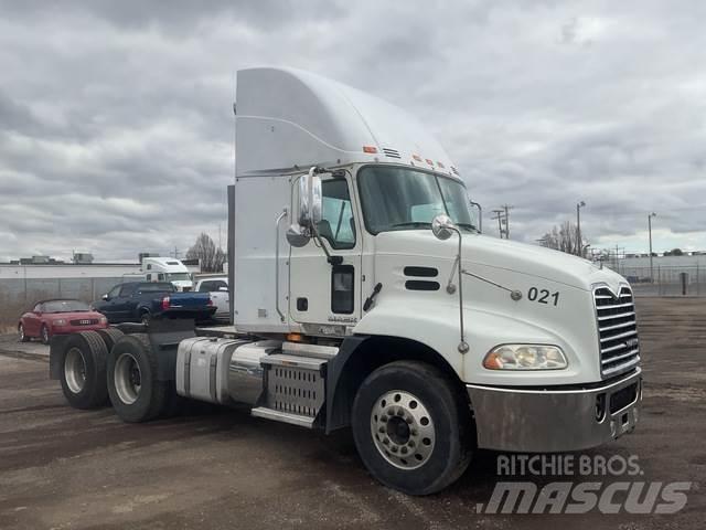 Mack CXU613 Autotractoare