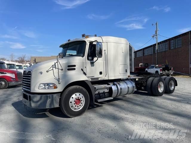 Mack CXU613 Autotractoare