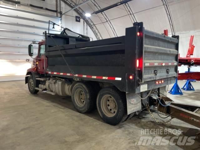 Mack CXU613 Autobasculanta