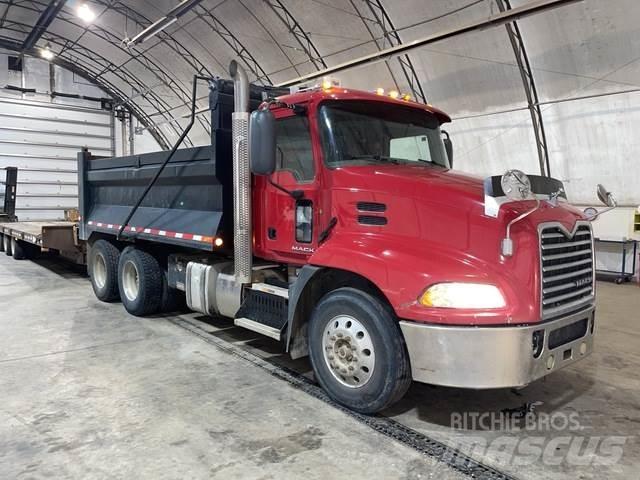 Mack CXU613 Autobasculanta
