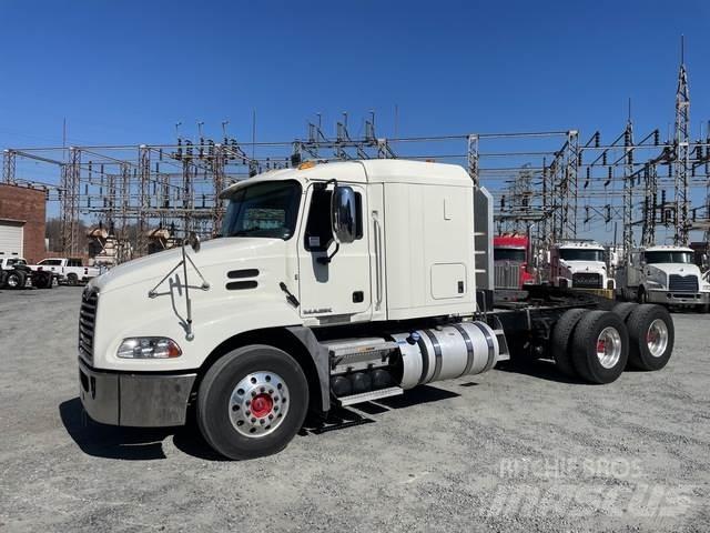 Mack CXU613 Autotractoare
