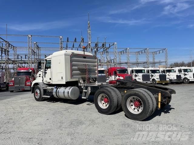 Mack CXU613 Autotractoare