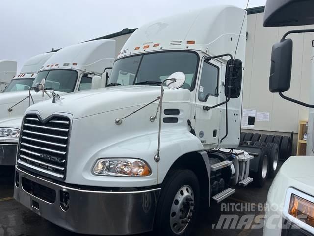 Mack CXU613 Autotractoare