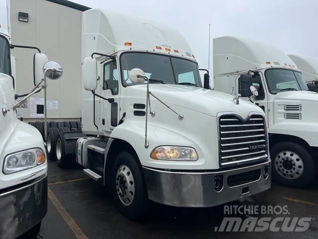 Mack CXU613 Autotractoare