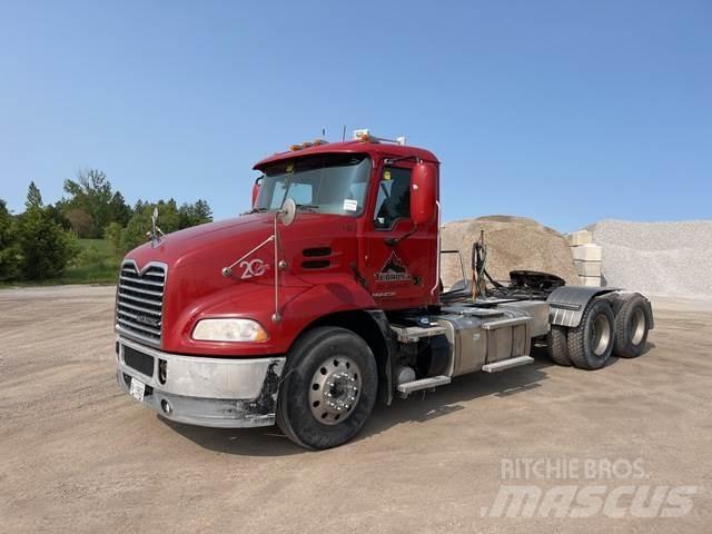 Mack CXU613 Autotractoare