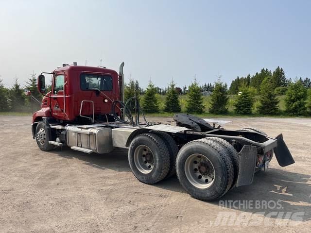 Mack CXU613 Autotractoare