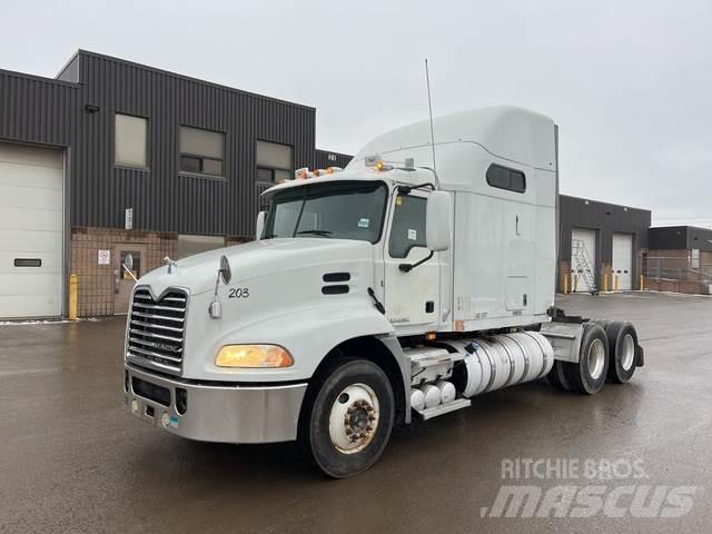 Mack CXU613 Autotractoare