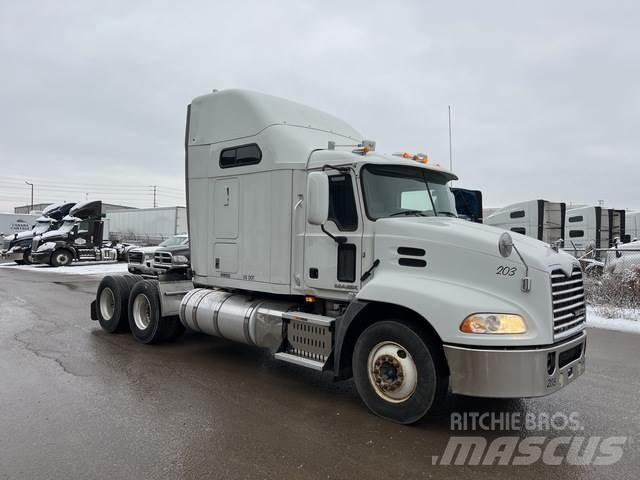 Mack CXU613 Autotractoare