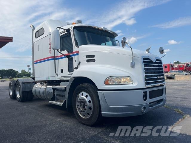 Mack CXU613 Autotractoare