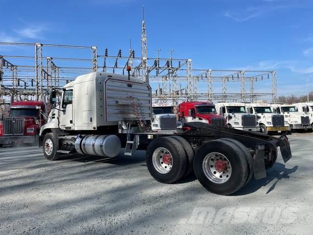 Mack CXU613 Autotractoare