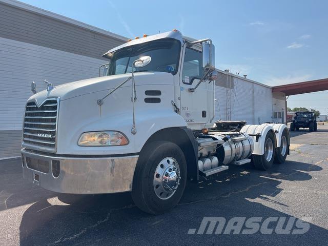 Mack CXU613 Autotractoare