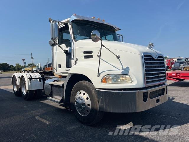 Mack CXU613 Autotractoare