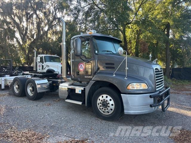 Mack CXU613 Autotractoare