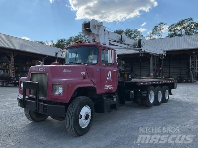 Mack DM686S Altele