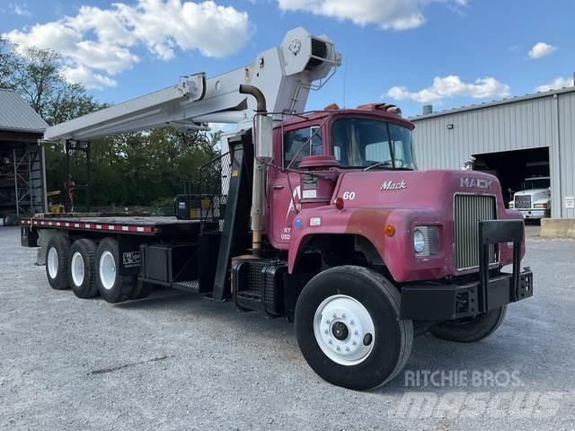 Mack DM686S Altele