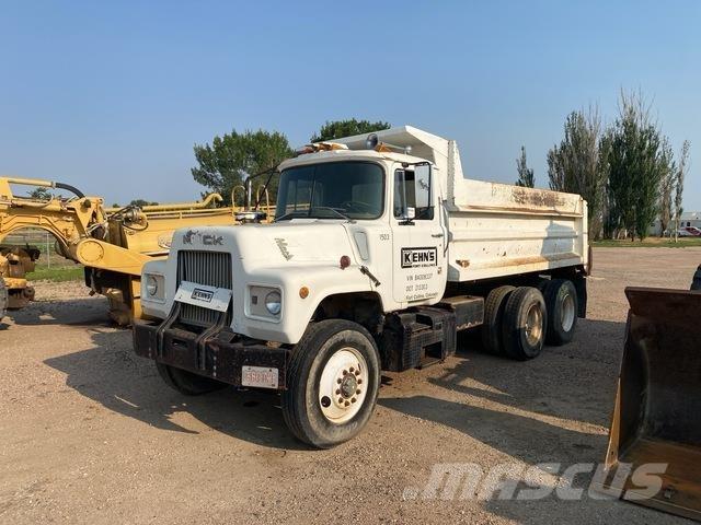 Mack DM686S Autobasculanta
