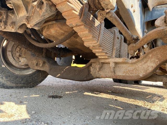Mack DM686S Autobasculanta