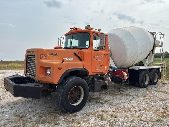Mack DM690 Cisterne