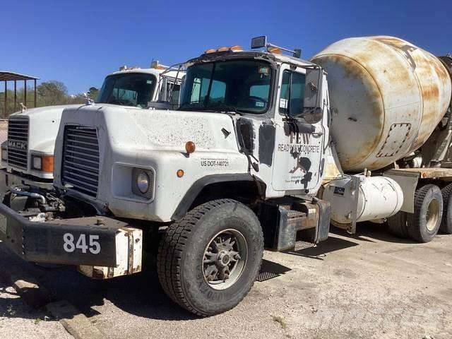Mack DM690S Altele