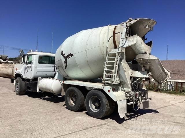 Mack DM690S Altele