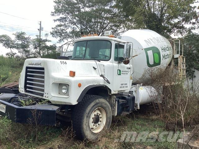 Mack DM690S Altele