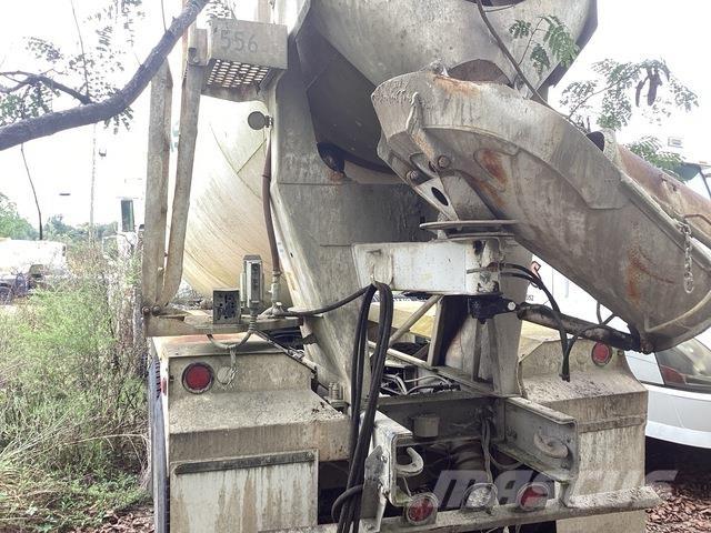 Mack DM690S Altele
